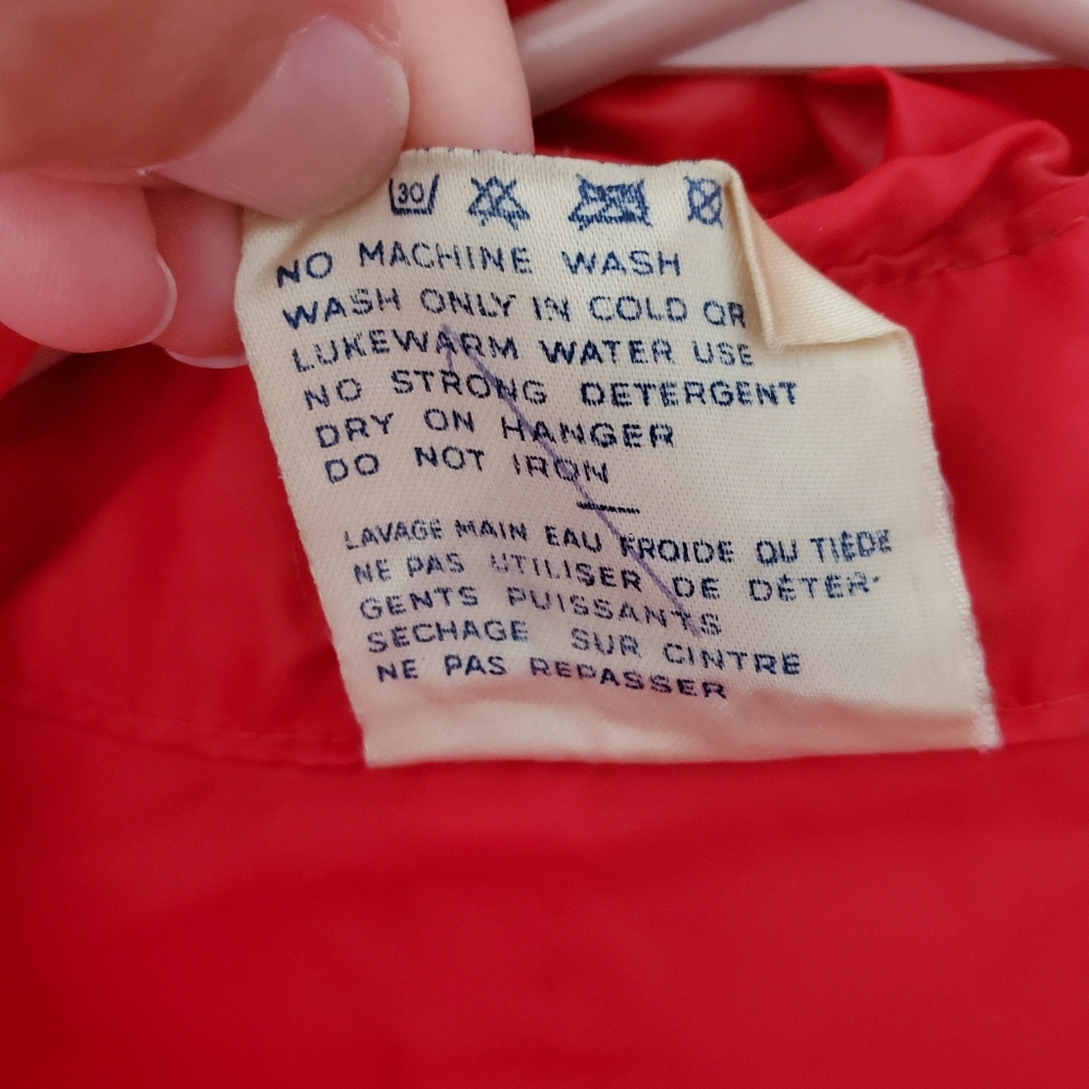 Vintage red packable windbreaker - Picture 13 of 14